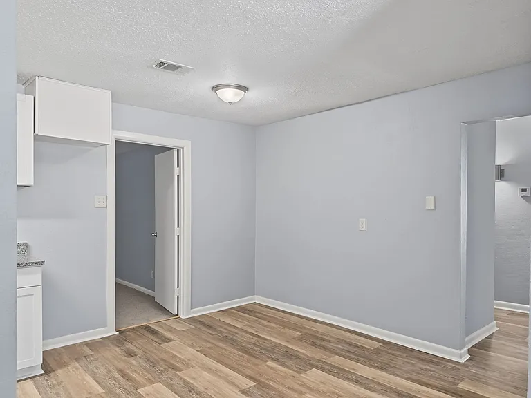 5427 Willow Glen Dr — Photo 5