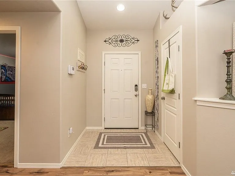 512 S Trillium Way — Photo 2