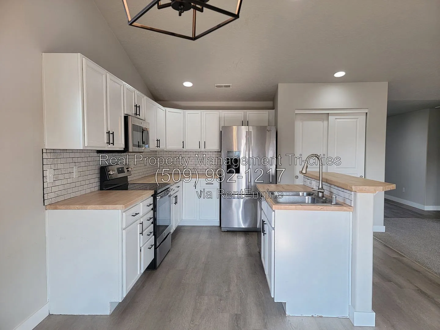 3 bed, 2.0 bath, 1412 sqft, $2,245 — Photo 4