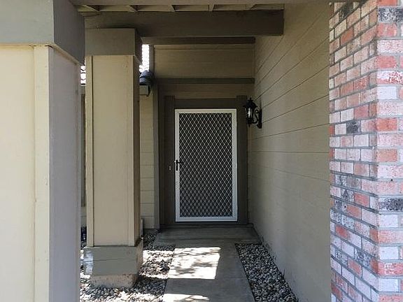2nd image of 991 Belle Ct