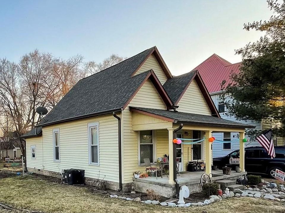 2nd image of 805 E Washington St
