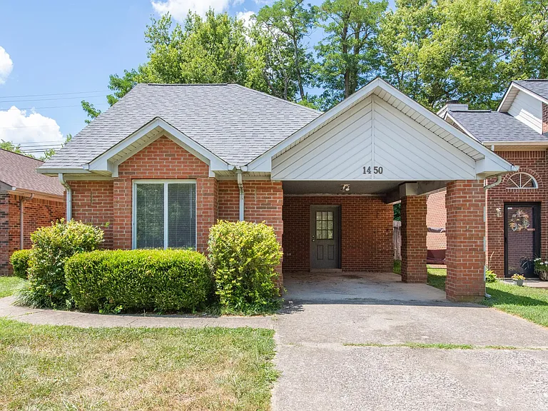 1450 Vintage Cir — Photo 1
