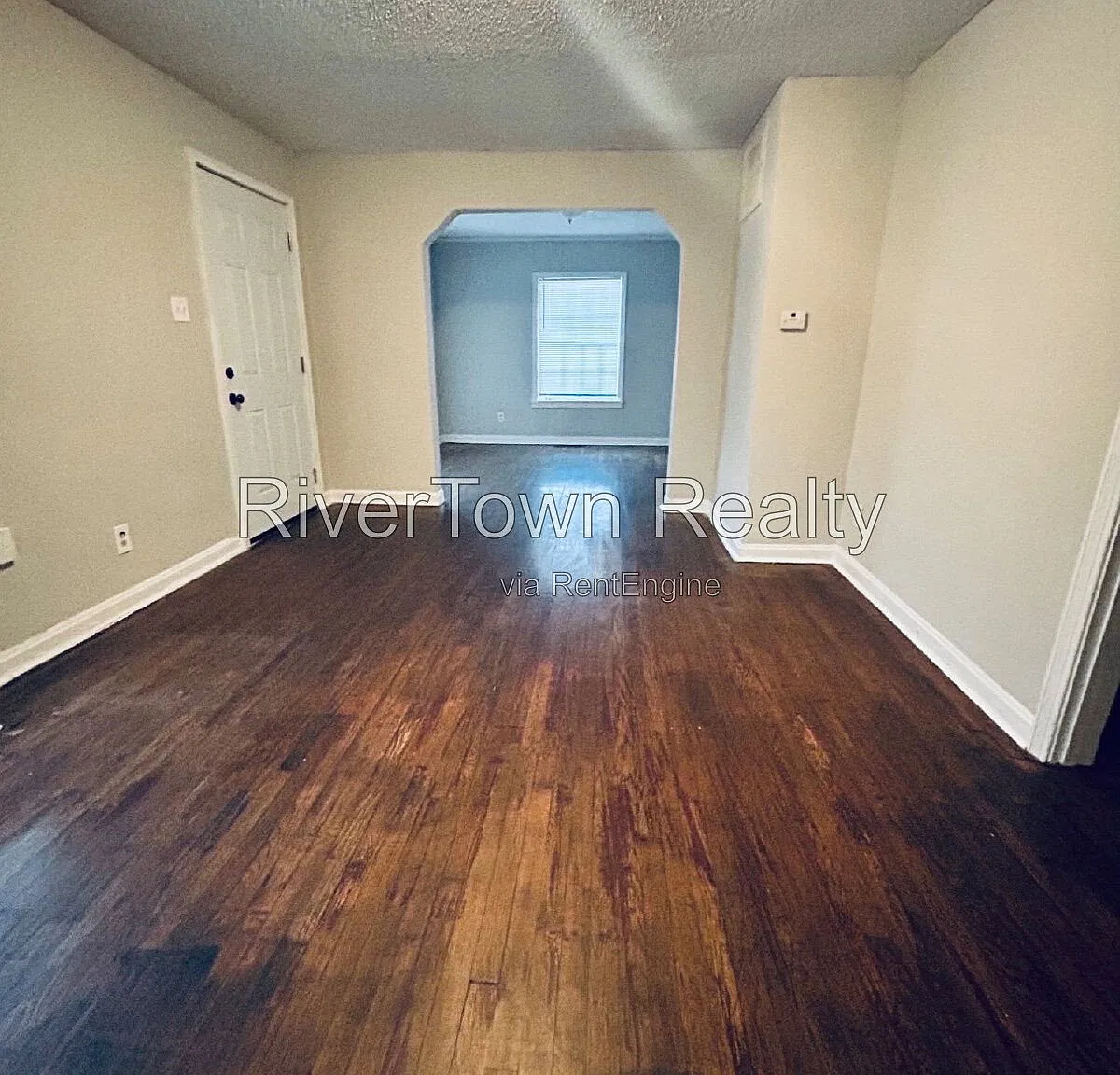 1 bed, 1.0 bath, 826 sqft, $795 — Photo 2