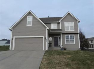 807 NE 102nd Ct, Kansas City, MO 64155