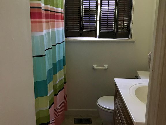 Bathroom 2.