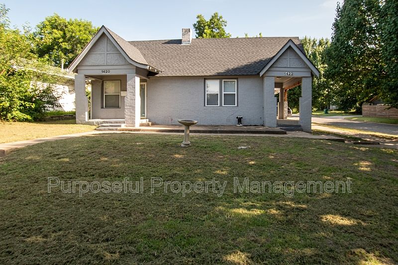 1st image of 1422 NE 22nd St