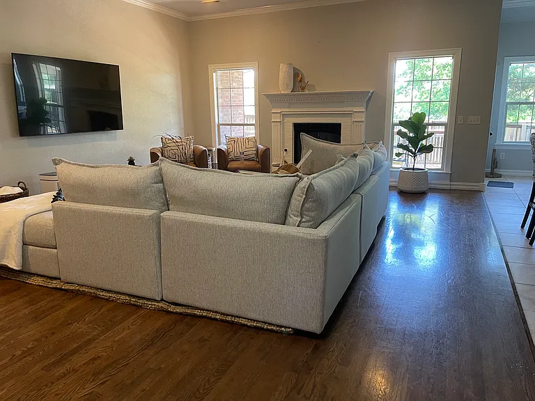 703 SW Glen Arbor Ave — Photo 5