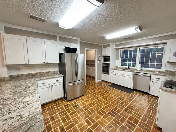 5th image of 104 Mandalay Dr