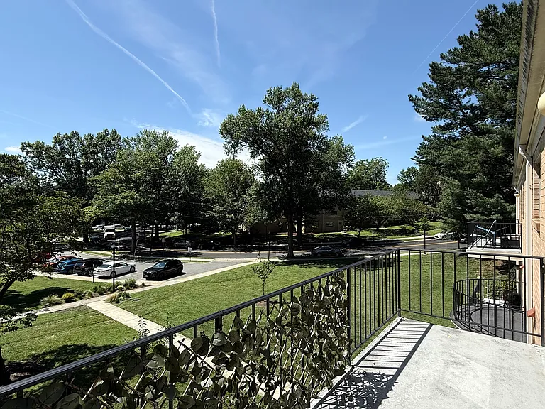 10655 Montrose Ave #204 — Photo 9