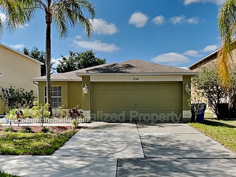 3 bed, 2.0 bath, 1260 sqft, $2,350 — Photo 1