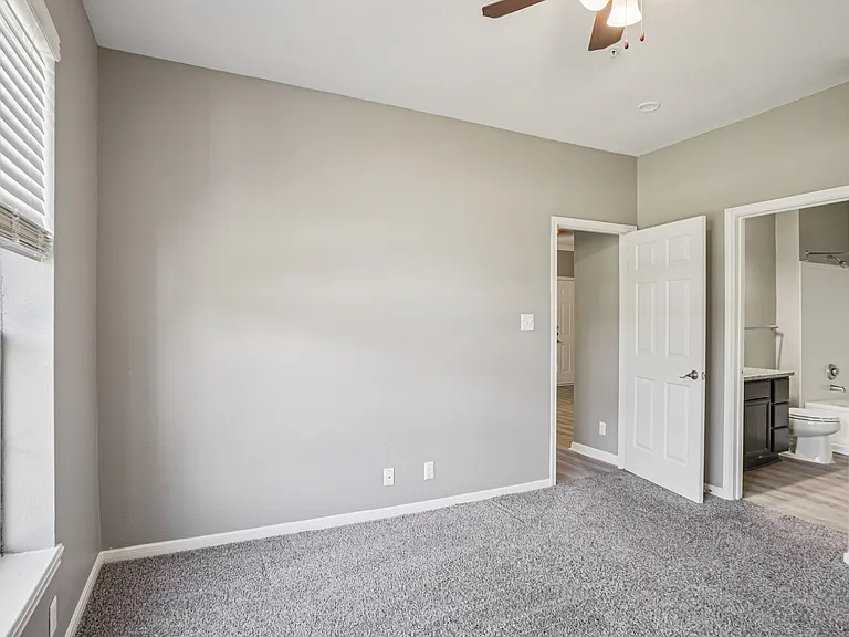 Bridford Lake Apartments — Photo 8