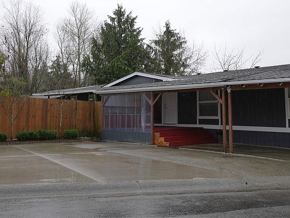 3rd image of 704 87th Avenue NE #73