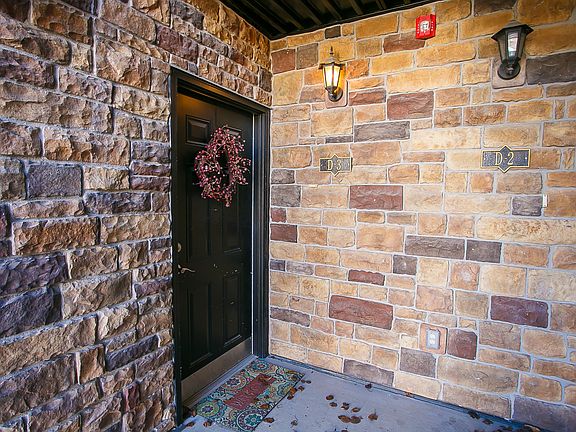 3rd image of 3842 S Clare Dr APT D3