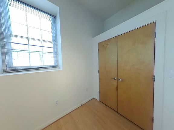 5th image of 1011 W Marshall St #219