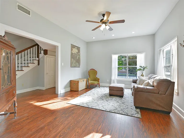 3427 Avenue L — Photo 6