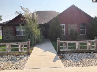 206A E 2nd Ave, South Hutchinson, KS 67505