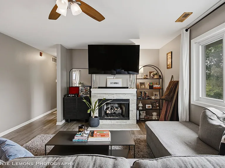 446 Valley Dr #201 — Photo 3