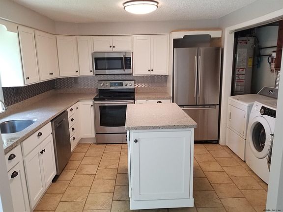 4th image of 7A Woodcliffe Dr #A