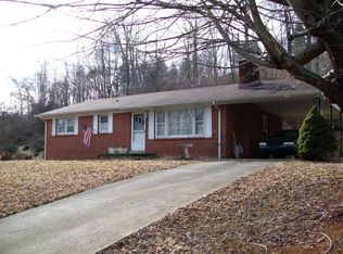 45 Honeysuckle Ln, Burnsville, NC 28714