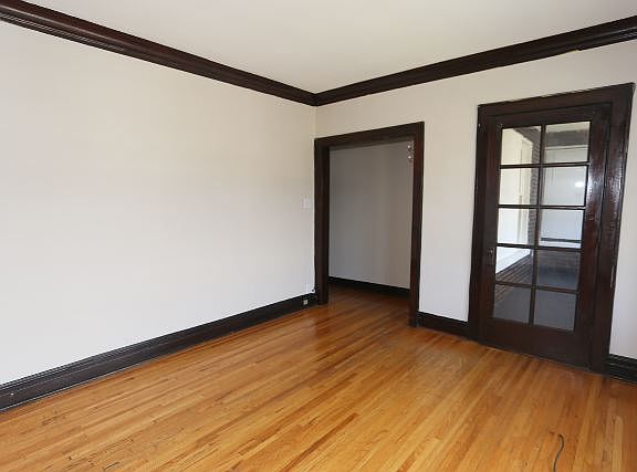 5th image of 3825 N Drake Ave #3