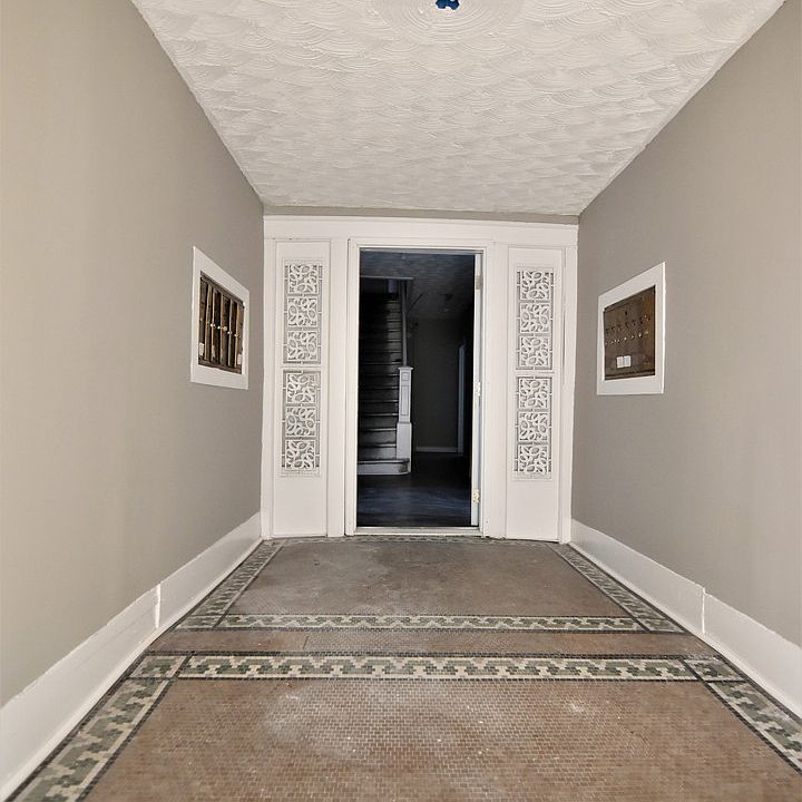 Building Photo 3