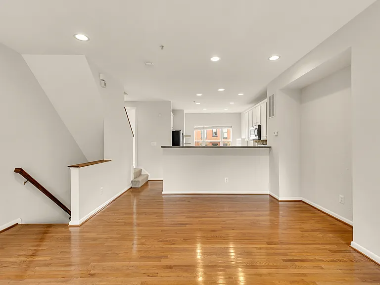1227 V St NW — Photo 14