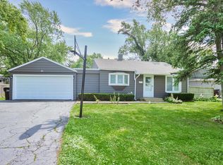 41 Golfview Rd, Lake Zurich, IL 60047