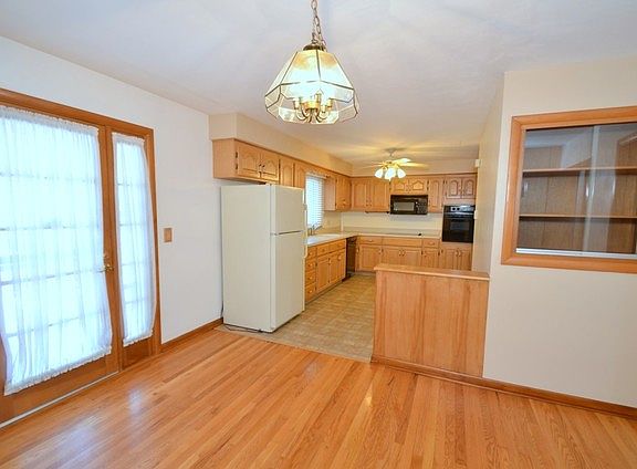 3rd image of 3812 Florida Dr