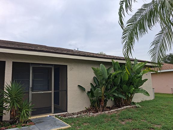 2nd image of 913 SE 14th Ter #915