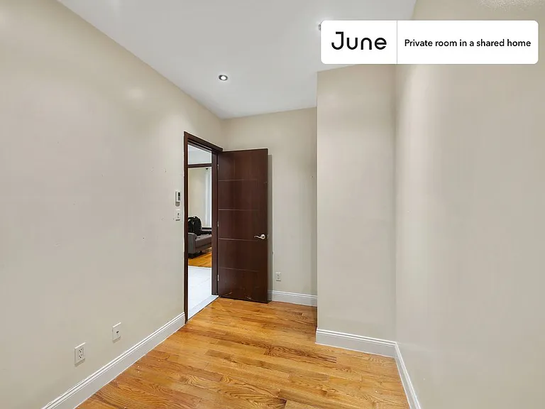 235 W 109th St #B — Photo 4