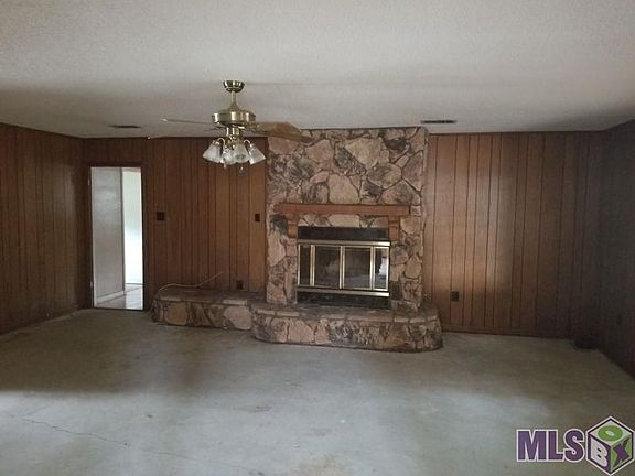 5th image of 13543 King Henry Ave
