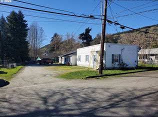 204 NE Pine Ave, Myrtle Creek, OR