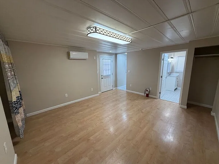 338 S Melrose Dr #4 — Photo 6