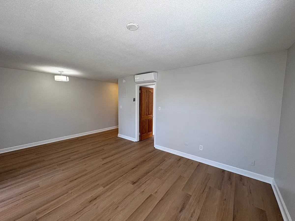 Building Photo - 3119 W De Leon St #32