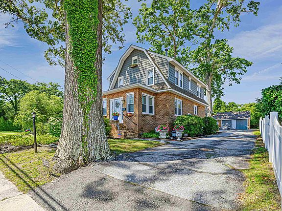 3rd image of 397 Pitney Rd
