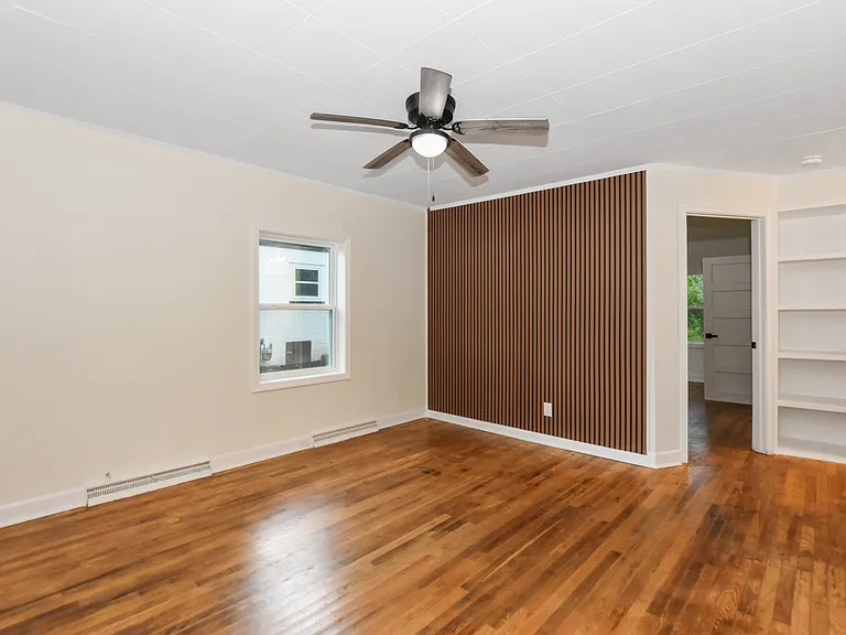1111 S Meeting St — Photo 5