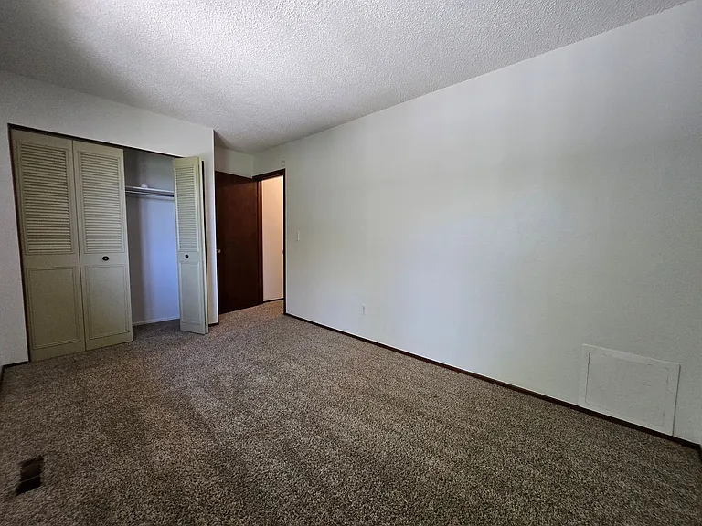 1513 Seneca Cir — Photo 15