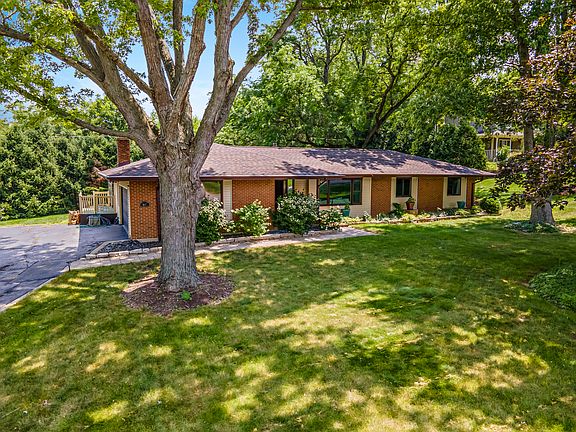 2nd image of 847 Hemlock Dr