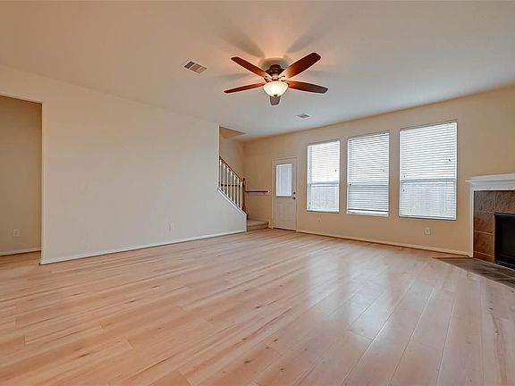 3rd image of 2535 Tucker Creek Dr