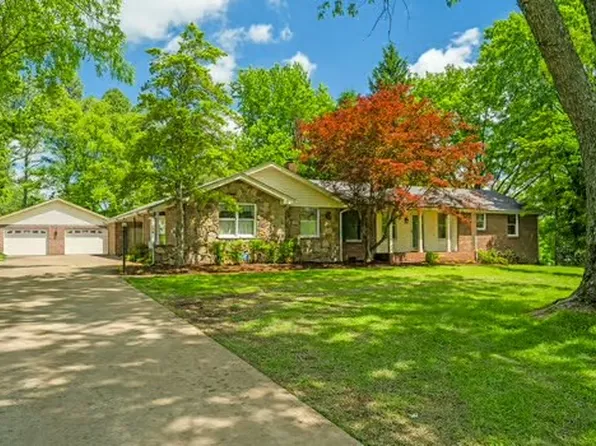 302 Hunters Ln, Hendersonville, TN 37075