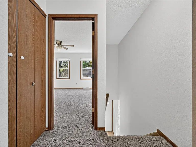 6839-6841 Woodlake — Photo 18