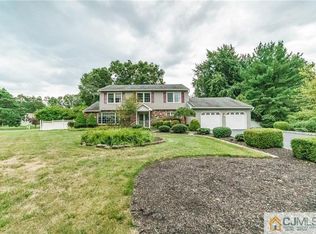 8 Lori St, Monroe Township, NJ 08831