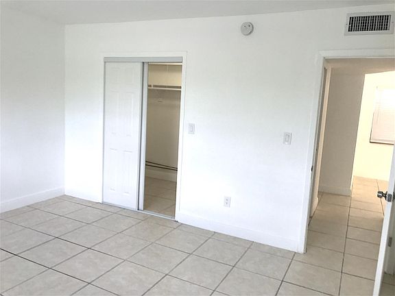 2nd image of 575 NE 143rd St APT 307