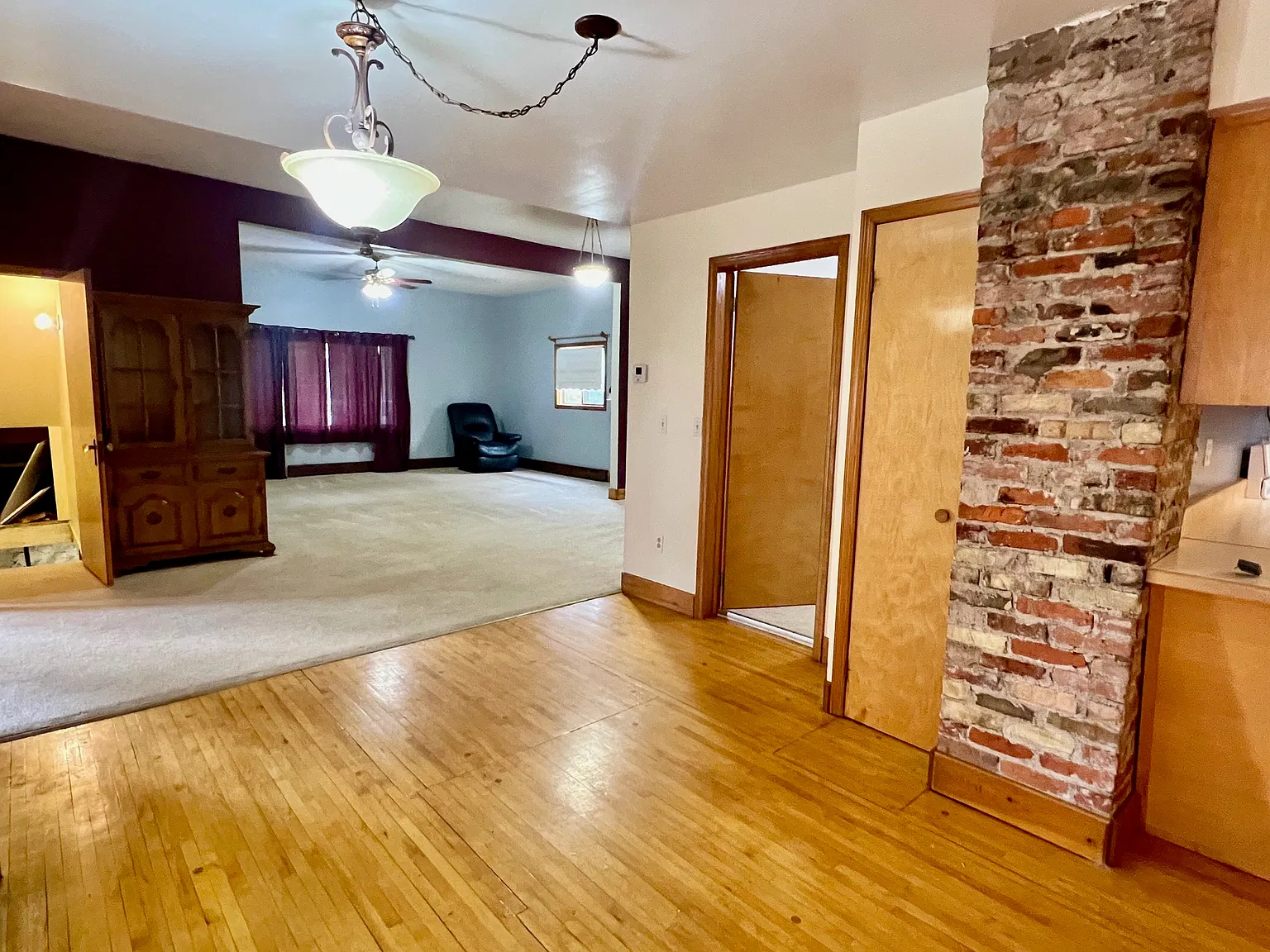 4 bed, 2500 sqft, $1,800 — Photo 3