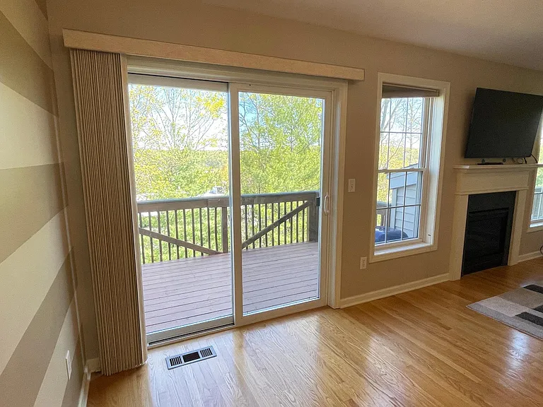 1703 Briar Woods Ln — Photo 8
