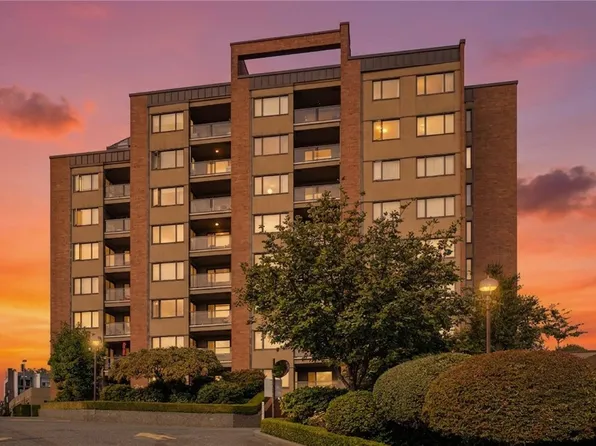 103 Gorge Rd E #405, Victoria, BC V9A 6Z2