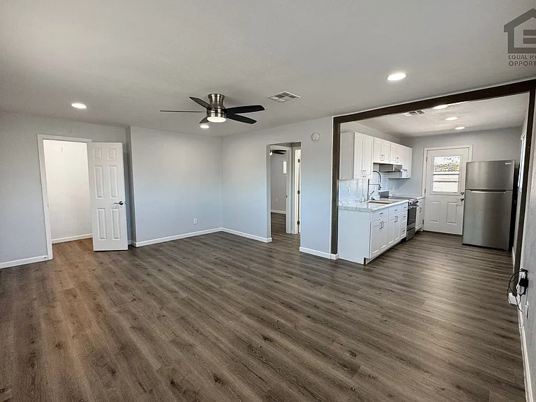 4933 E Willetta St — Photo 36