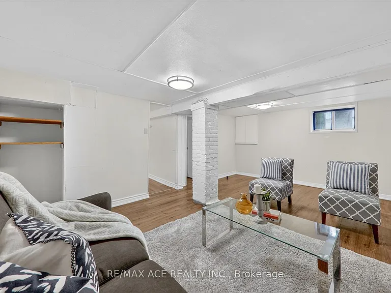 Glebemount Ave — Photo 24