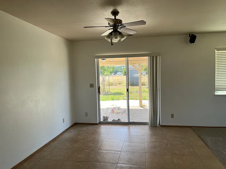 8664 Deschutes Rd — Photo 6
