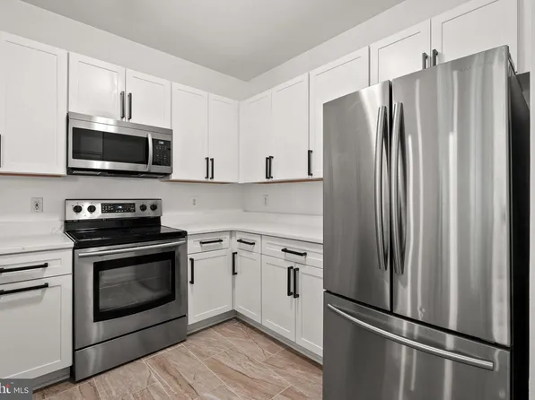4551 Strutfield Ln APT 4122, Alexandria, VA 22311